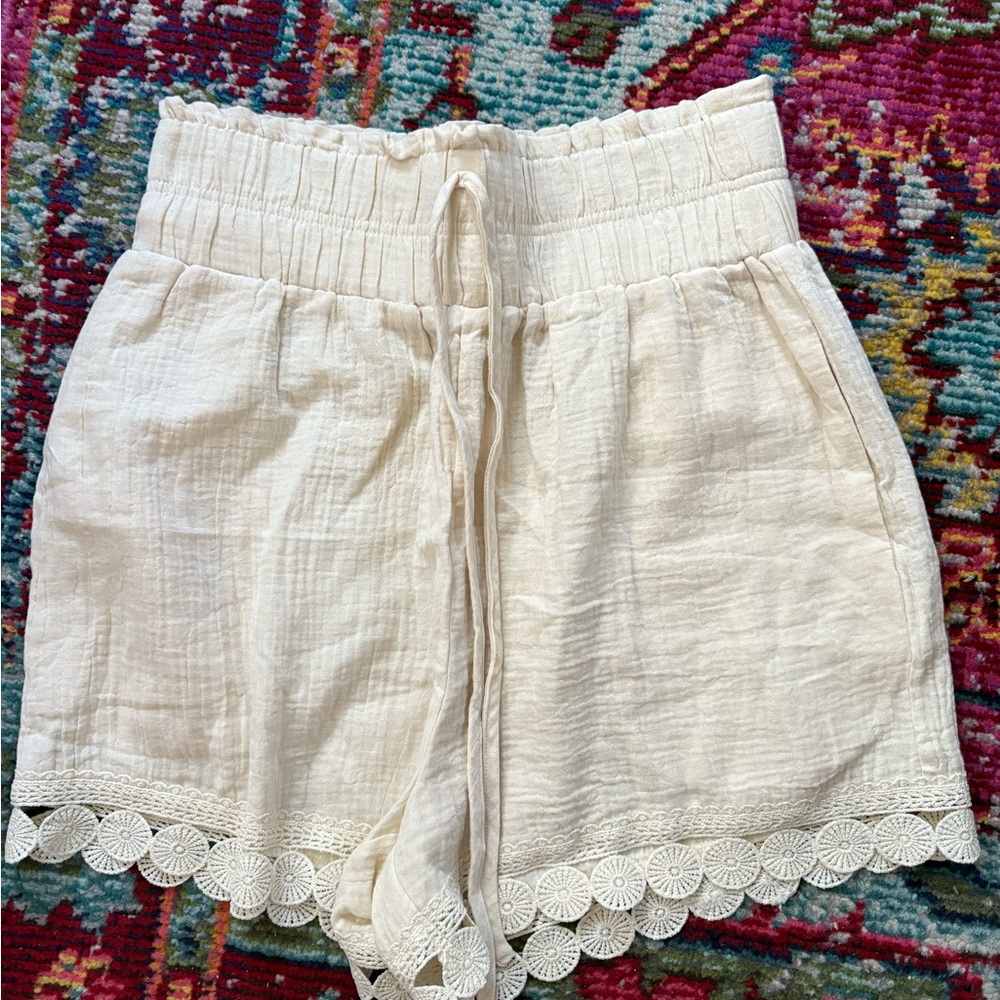 Elegant High Waist Cream Lace Women's Shorts